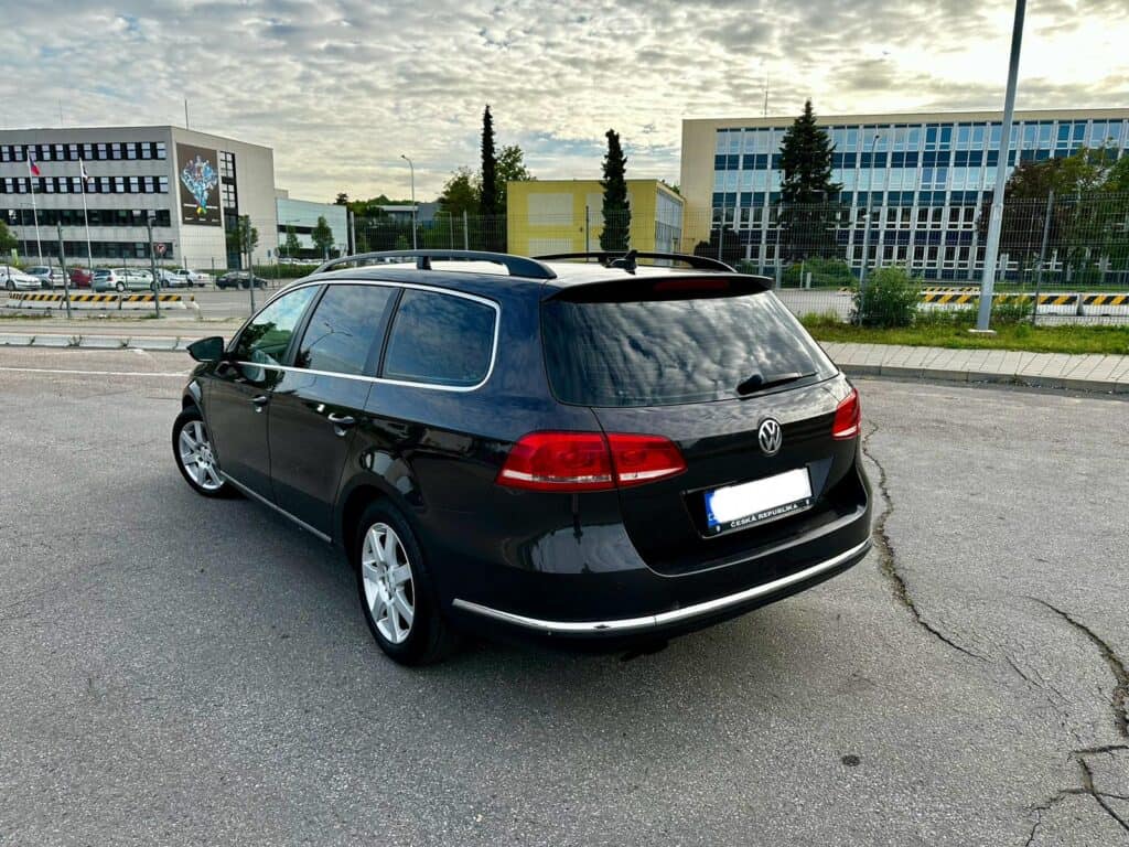 VOLKSWAGEN PASSAT B7 2,0TDI 103 KW kombi new 6