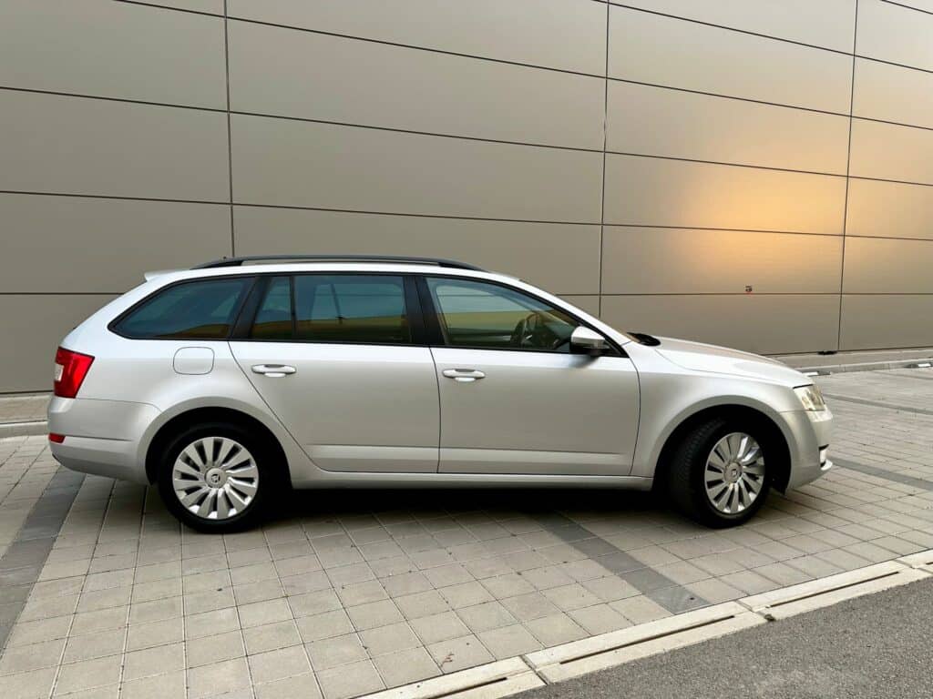 ŠKODA OCTAVIA III 1.6TDI AMBITION DSG PANORAMA